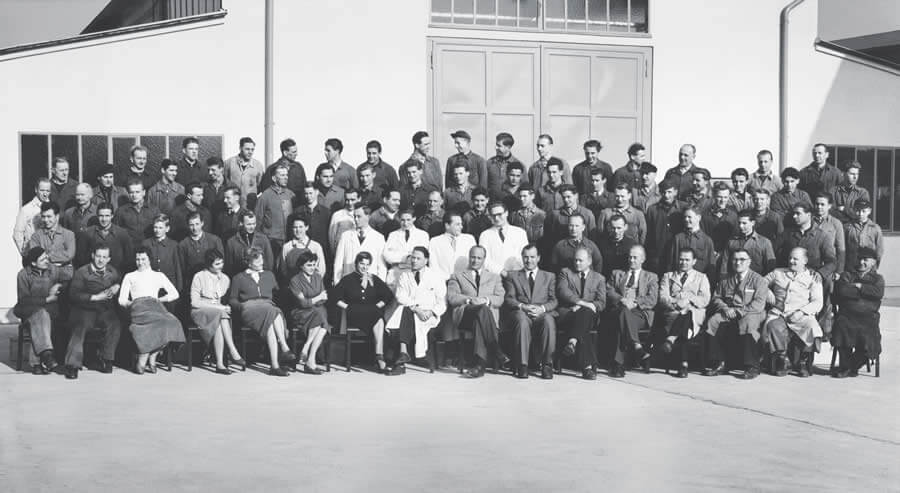 1950: Die stetig wachsende Hennecke-Belegschaft fünf Jahre nach der Firmengründung